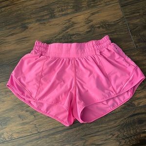 Sonic pink lululemon Hotty hot shorts 2.5” size 4 LR